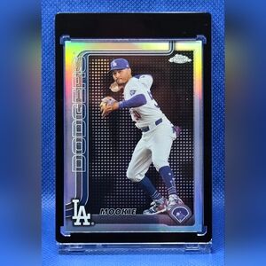 Topps Chrome Mookie Betts Dodgers Baseball Card : TEAM LOGO
